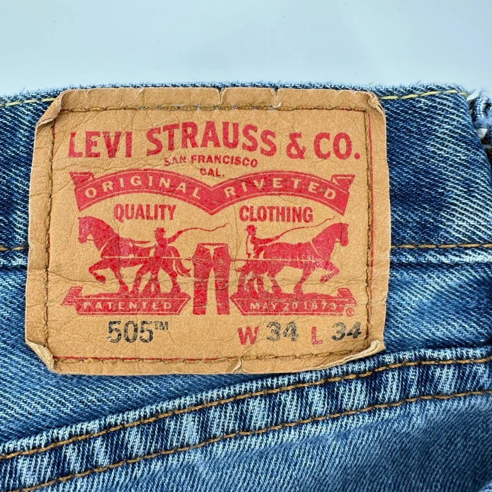 Levi Strauss‎ 505 Mens Jeans 34x34 Medium Wash Straight Leg Denim Zip Fly